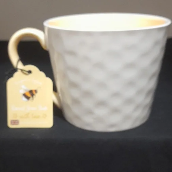 Bee Happy designed in England harvest Green studio mug - Picture 2 of 8